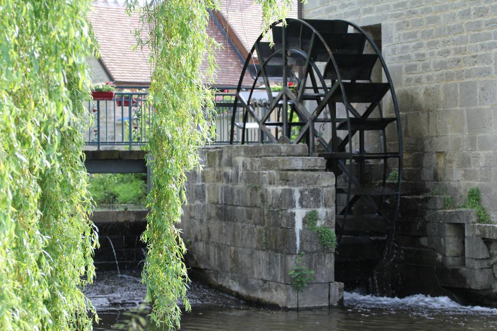 Moulin De Petoulle Hotel Charenton-du-Cher Exterior photo